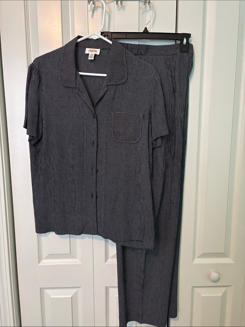 Talbots Two Piece Black Pant Set. Short sleeve top and elastic waistband Size 10